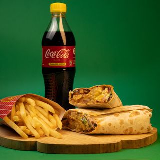 მენიუ - ქათმის ნაგეთსის შაურმა