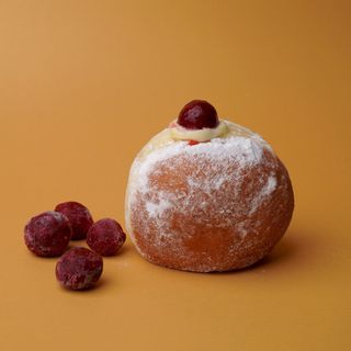 ალუბლის დონატი