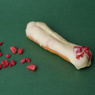 კენკრის ეკლერი