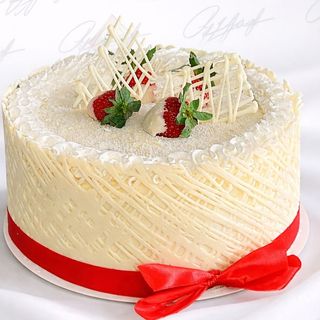 ტორტი -პრიმავერა მარწყვი  და რაფაელო 17 ნაჭრიანი 