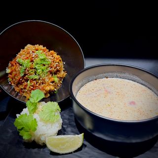 Lunch with tom yum and rice with chicken