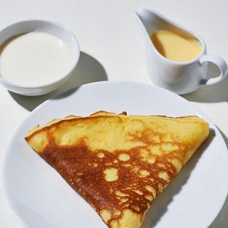 Crepe with condensed milk