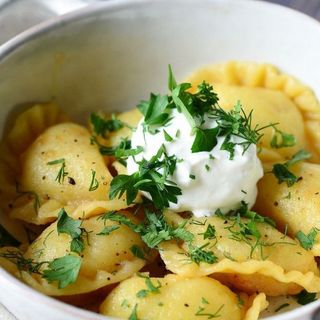 Dumplings with cottage cheese პელმენები ხაჭოთი