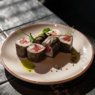 Maki Tuna