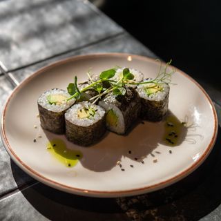 Maki Avocado