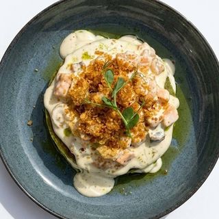 Green peas pancakes with salmon & shrimp