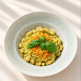 Pasta with salmon and Spinach