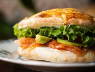 ბურგერპური ორაგულით-Burgerpuri with salmon