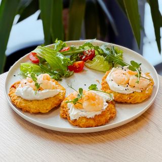 Draniki with shrimps