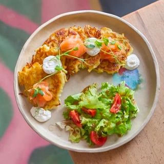 Zucchini pancakes with salmon