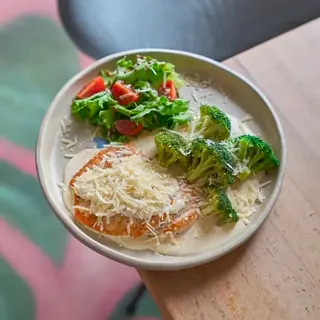 Chicken breast with broccoli
