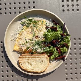 Omelette with shrimp (boiled or fried shrimp)