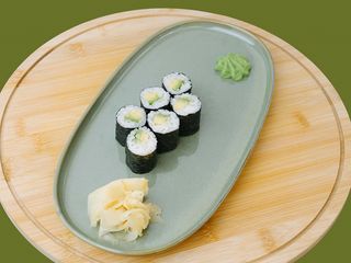 Maki with avocado VEGAN