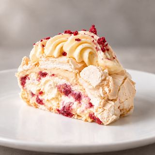 Meringue strawberry roll