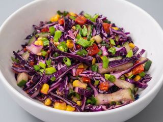 Red cabbage salad VEGAN