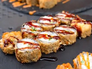 Hot salmon roll