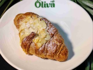 Croissant with almond