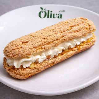 Vanilla banoffee éclair