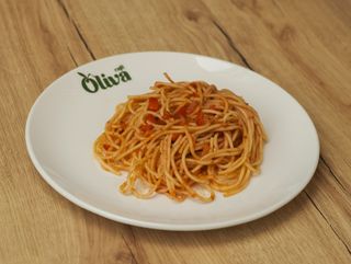Spaghetti with tomato and vegetables