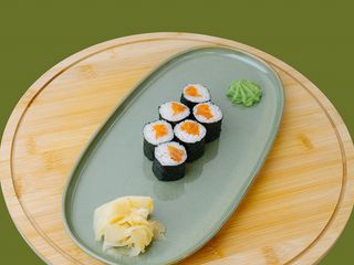 Maki with salmon
