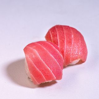 Maguro Nigiri - 2pc