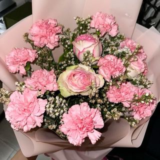 დიანტუსი და ვარდების მიქსი