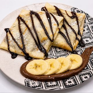 Crepes with banana and nutella