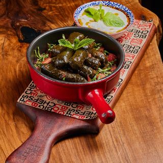 ტოლმა ვაზის ფოთოლში