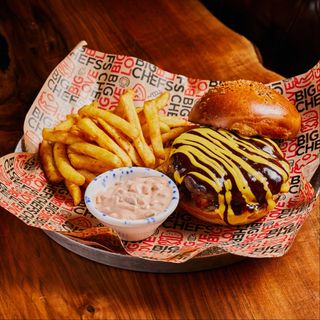 ბარბექიუ და ჩედარის ბურგერი