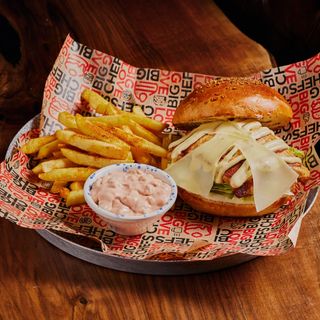 ცეზარ სალათის ბურგერი ქათმით