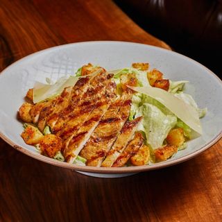 სალათი ცეზარი ქათმით