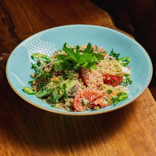 ქართული სალათი ნიგვზით