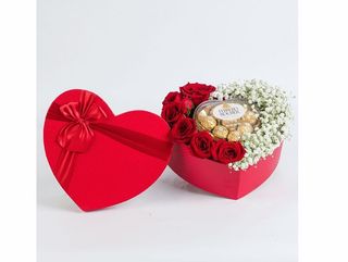 გულის კომპოზიცია წითელი ვარდი როშენის შოკოლადით (მინი)