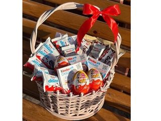 კალათი ტკბილეულით