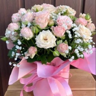 კომპოზიცია ყვავილებით