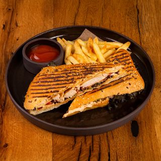 Chiken sandwich in ciabatta