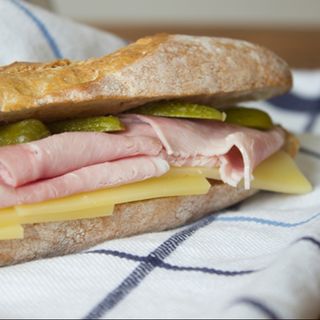 სენდვიჩი კლასიკური "ბონ აპეტიტი" ყველით