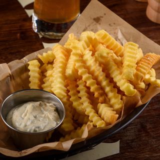 კარტოფილი ფრი ტრუფელის სოუსით