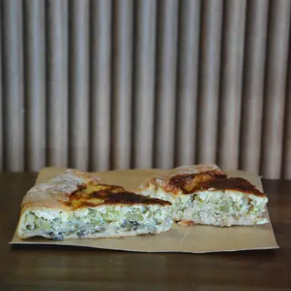 Quiche with mushrooms & broccoli