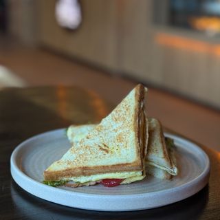 Omlette toast