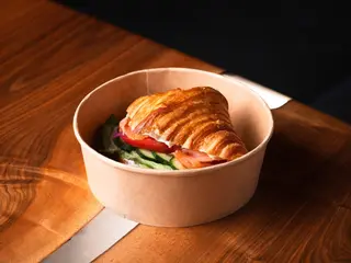 Croissant with smoked salmon&cream cheese