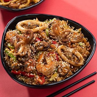 ბრინჯი ზღვის პროდუქტებით 