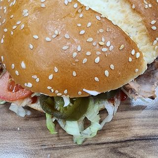 ქათმის ბურგერ-შაურმა