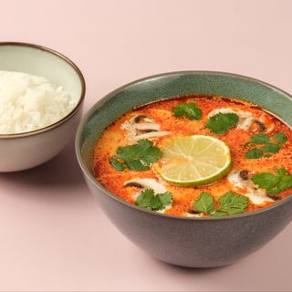 ტომ იამი ქათმით და სოკოთი