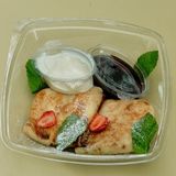 ბლინი ხაჭოთი და ქიშმიშით