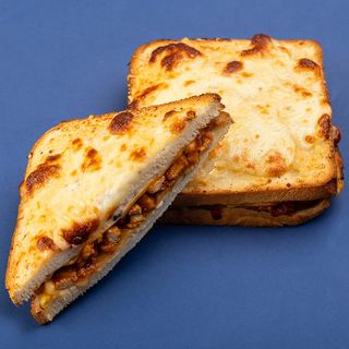 ტოსტი ქათმის bbq-თი და ყველით Croque Monsieur chicken BBQ cheese