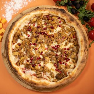 მეგრული შებოლილი კუპატის პიცა (8 ნაჭრიანი)