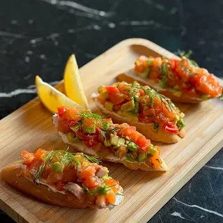 Bruschettas with salmon