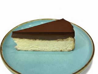 სან - სებასტიანის ჩიზქეიქი შოკოლადით.