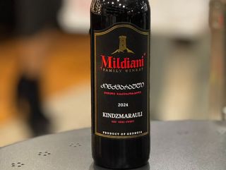 Kindzmarauli wine, red semi-sweet. 0.750 L